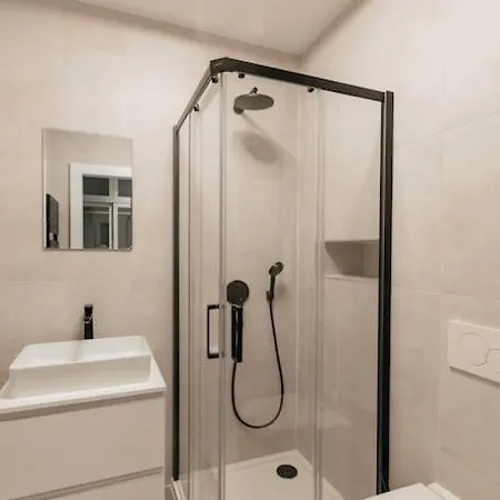 Apartamento Henry's Appt With A Private 414 - Shared Kitchen