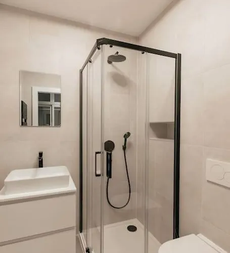 아파트 Henry's Appt With A Private 414 - Shared Kitchen