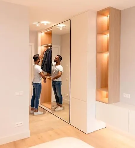 Henry's Appt With A Private 414 - Shared Kitchen Apartment *