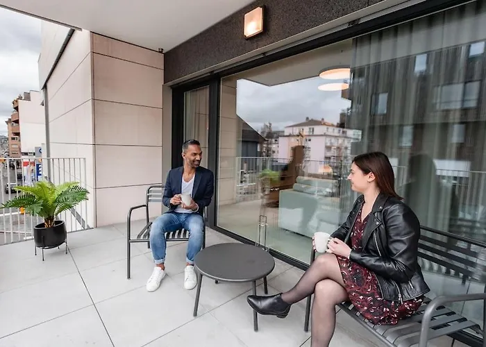 Henry's Appt With A Private 414 - Shared Kitchen *