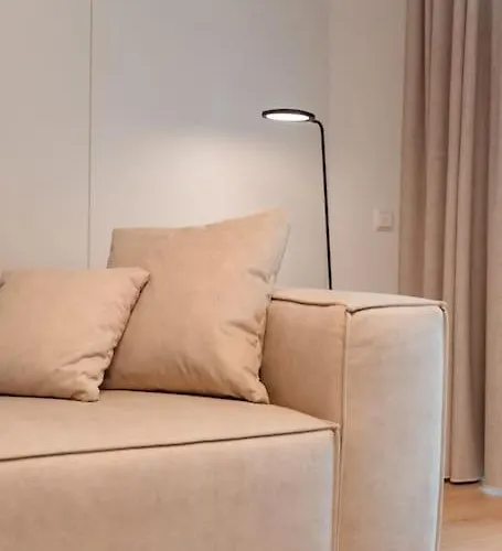 Henry's Appt With A Private 414 - Shared Kitchen