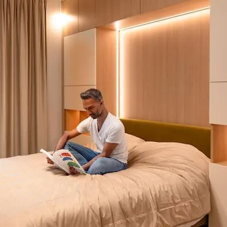 Henry's Appt With A Private 414 - Shared Kitchen Apartment